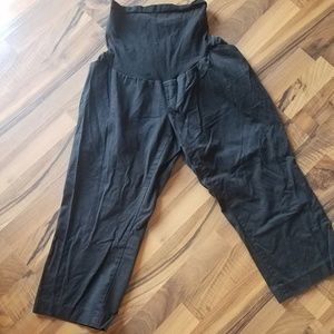 Maternity black capri pants